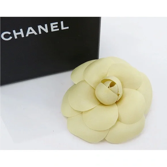 CHANEL Cream Floral Brooch with box